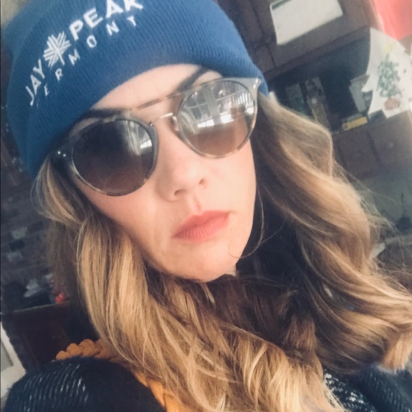 Meet your Posher, Dana - Picture 1 of 5